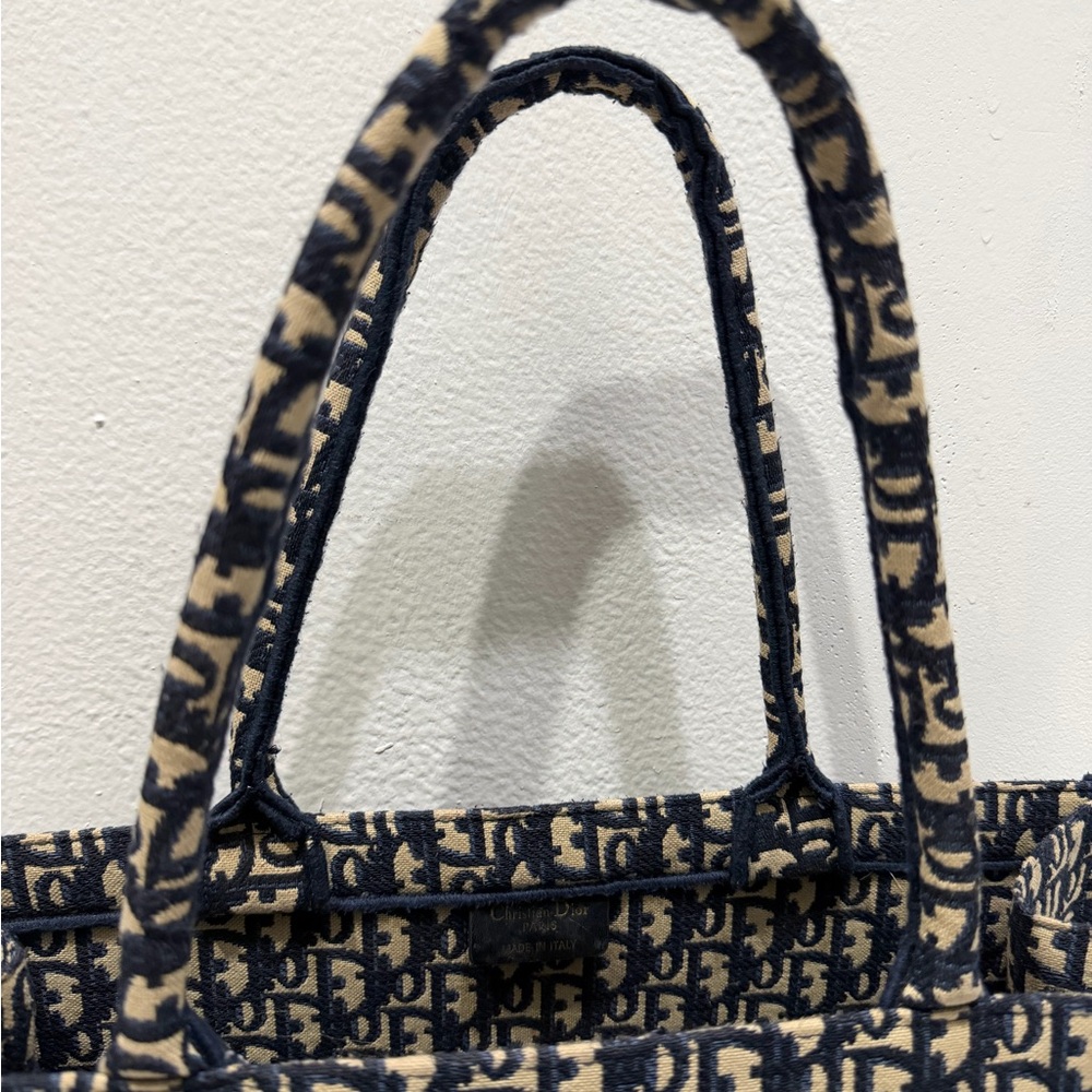Dior Elegant Navy and Beige Tote - Picture 6 of 6